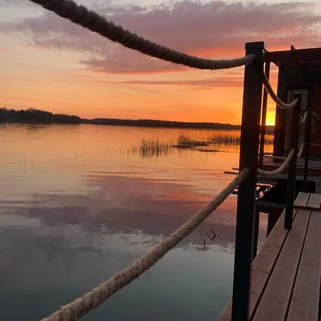 Domki Na Wodzie Warminskie Pompeje Апартаменты *